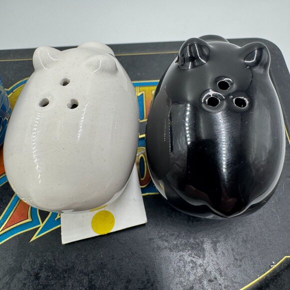 Garland Road Ceramic Pigs and Pail Salt & Pepper Shakers Black & White - Picture 12 of 12